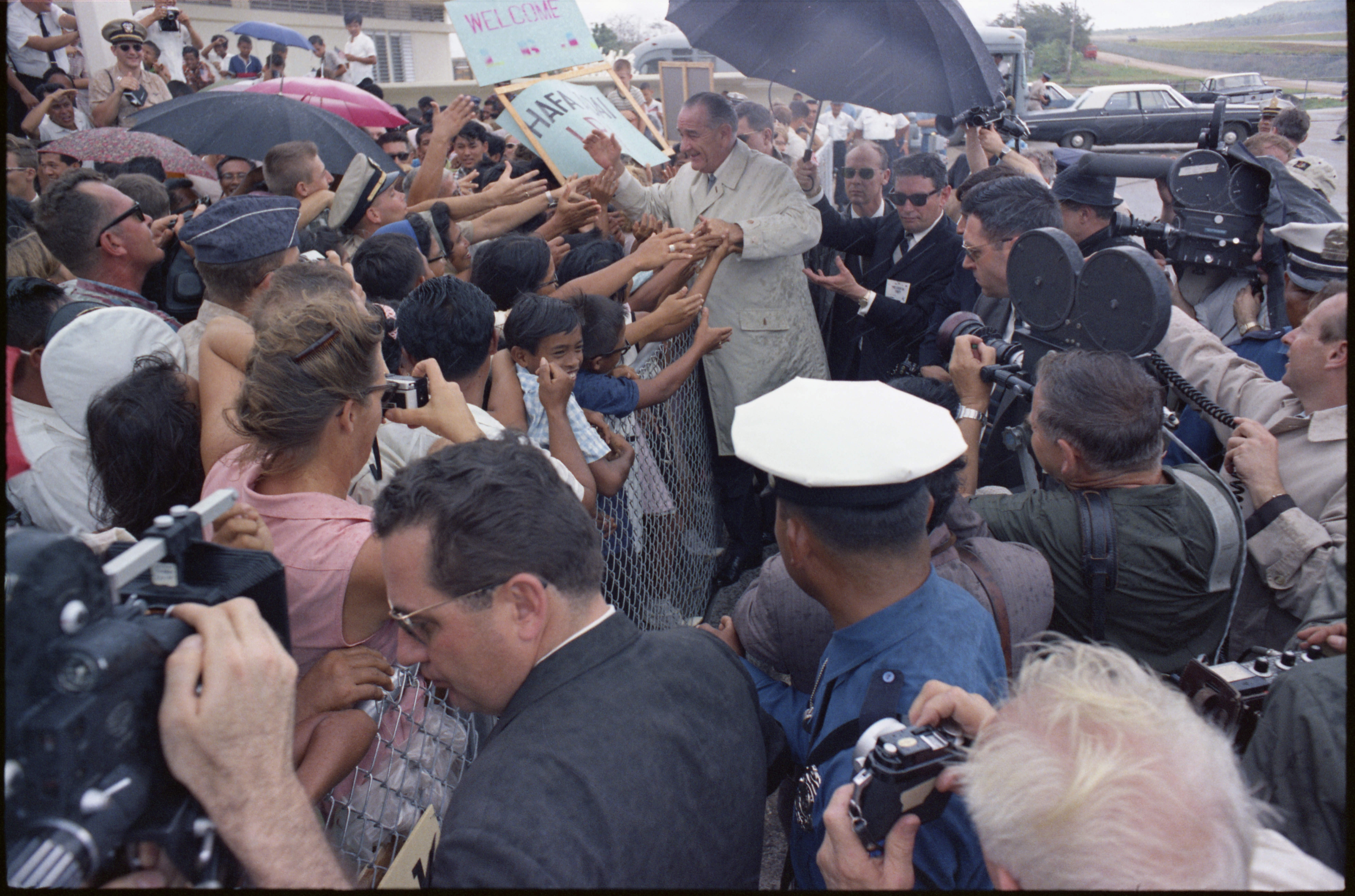 Secret Service Then and Now With Clint Hill - Lisa McCubbin Hill, image size:6869x4542